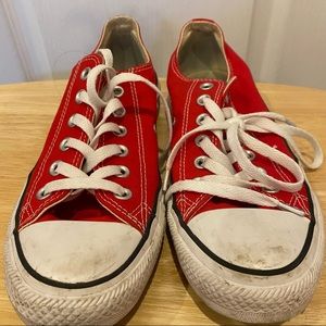 🌸3/$30🌸 Woman’s Red Converse Shoes Size 8